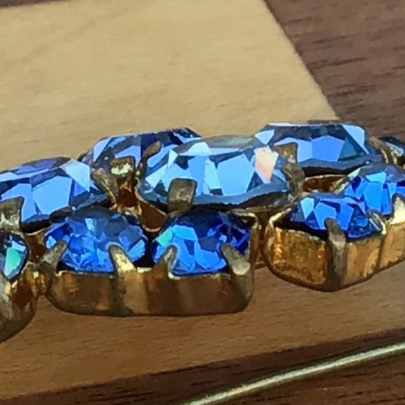 Dazzling Blue Vintage Brooch Pin - Picture 4 of 9